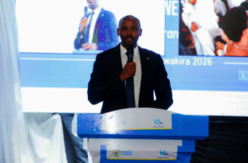 Minister of Health Sabin Nsanzimana addresses participants